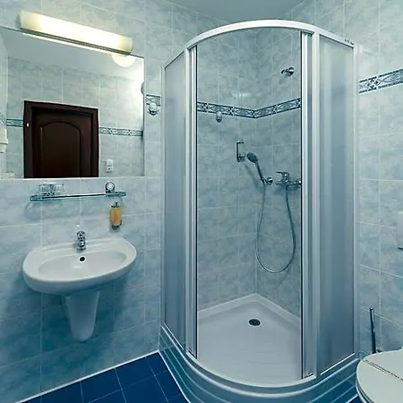Zatisi מלון 3*