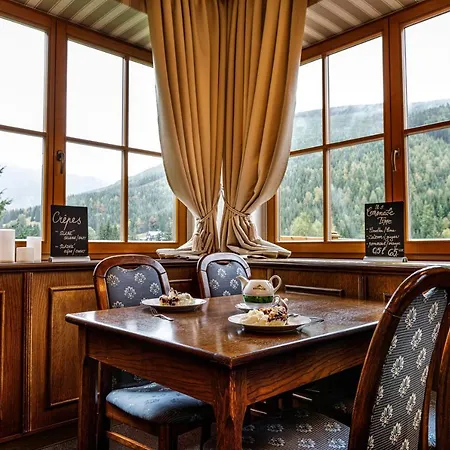 Zatisi Hotel 3*